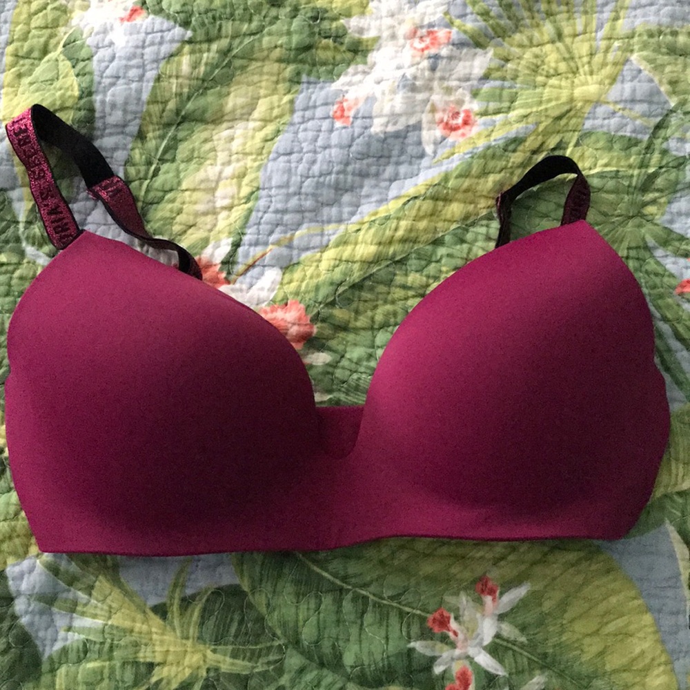 Victoria Secret Wireless T-Shirt Bra 32D